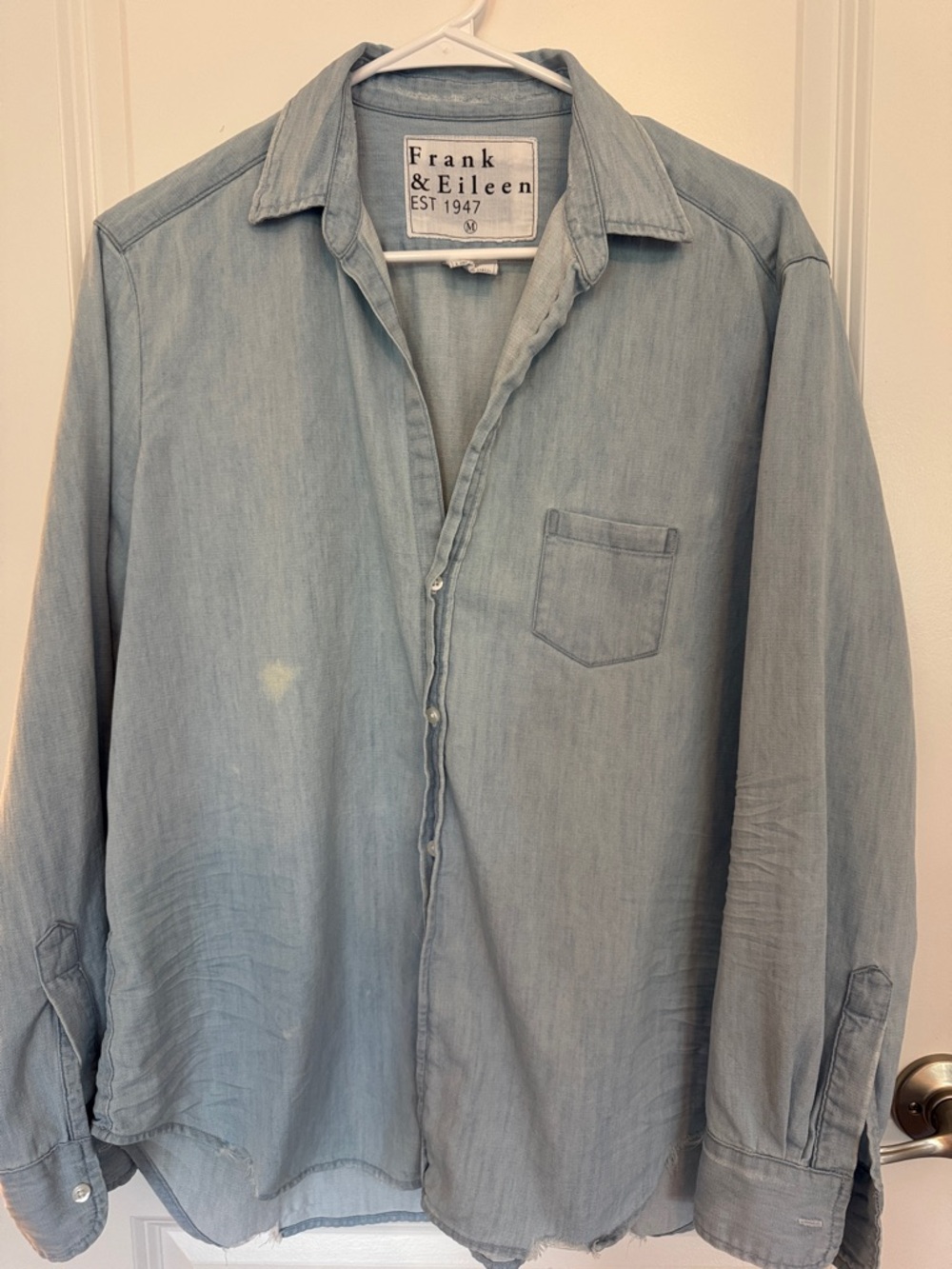 Frank & Eileen Pale Blue Denim-Style Long-Sleeve Button-Down Shirt